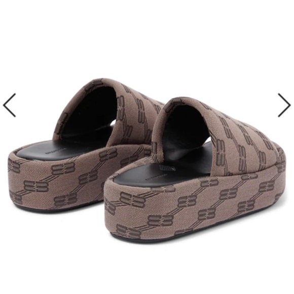 BALENCIAGA BB LOGO-JACQUARD CANVAS FLATFORM SLIDES IN DARK MINK GREY/BROWN - Picture 3 of 8